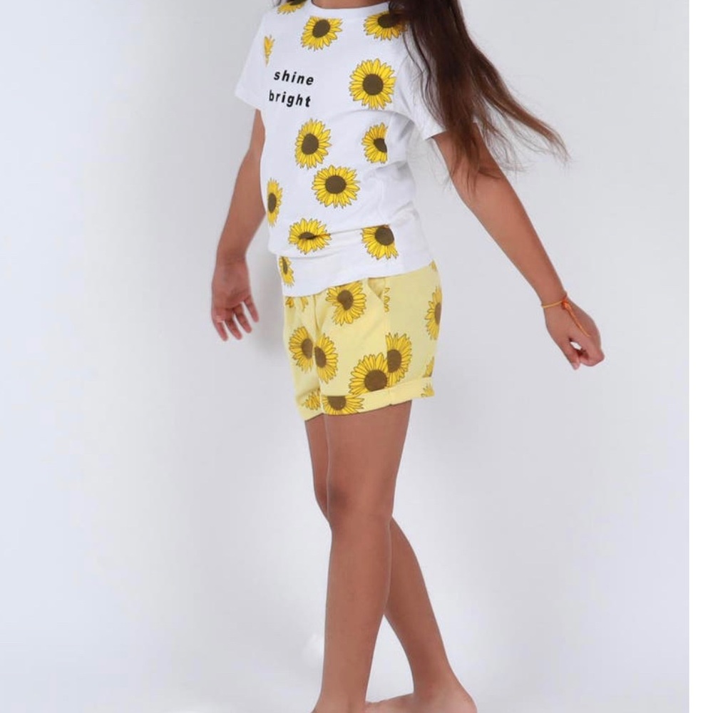 🌻 dot Australia Kids’ Sunflower Shorts and Tee NWT 🌻